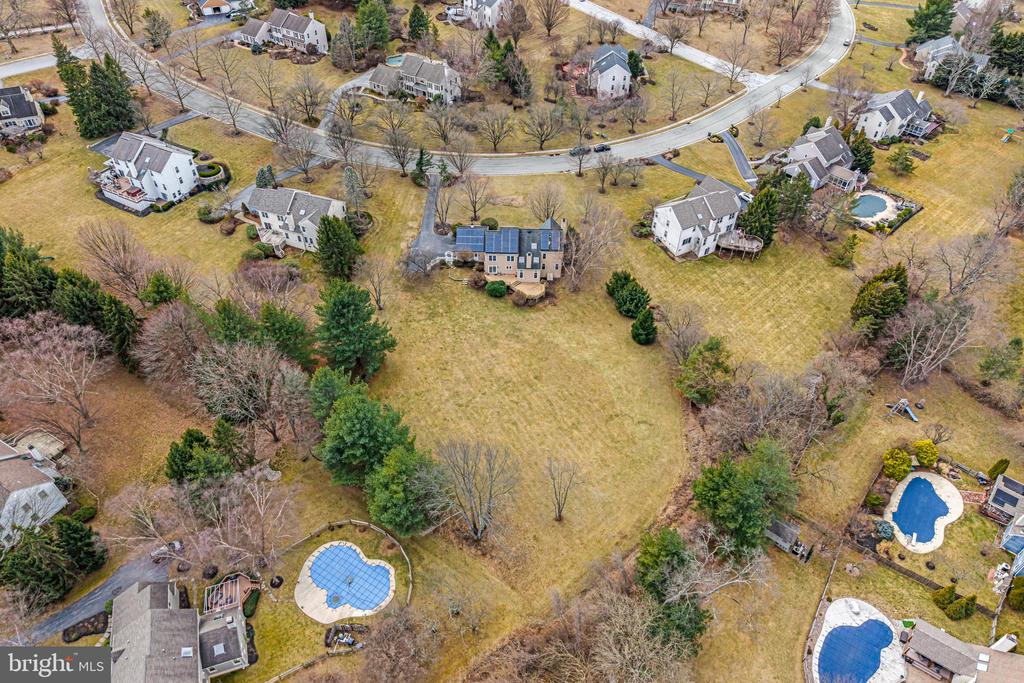 365 Country Ln