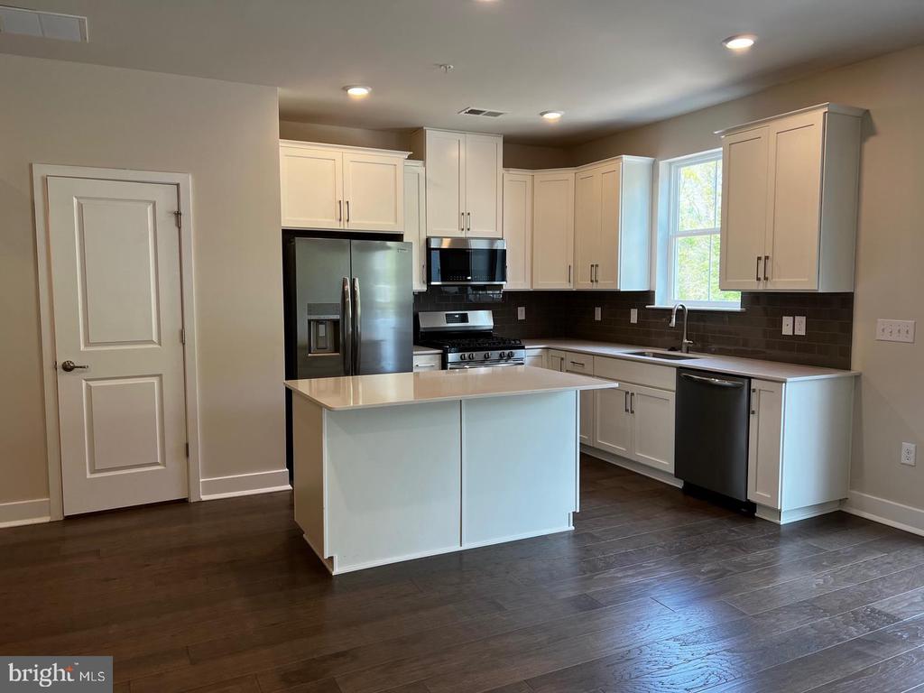 327 FOUNDRY