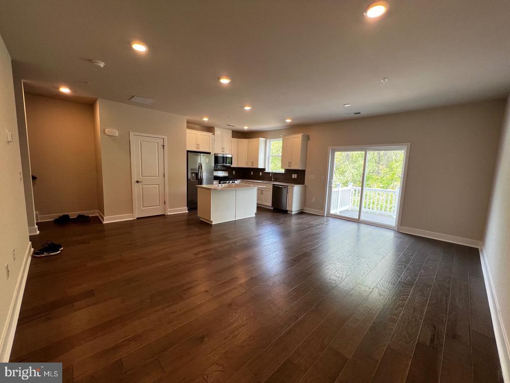 327 FOUNDRY