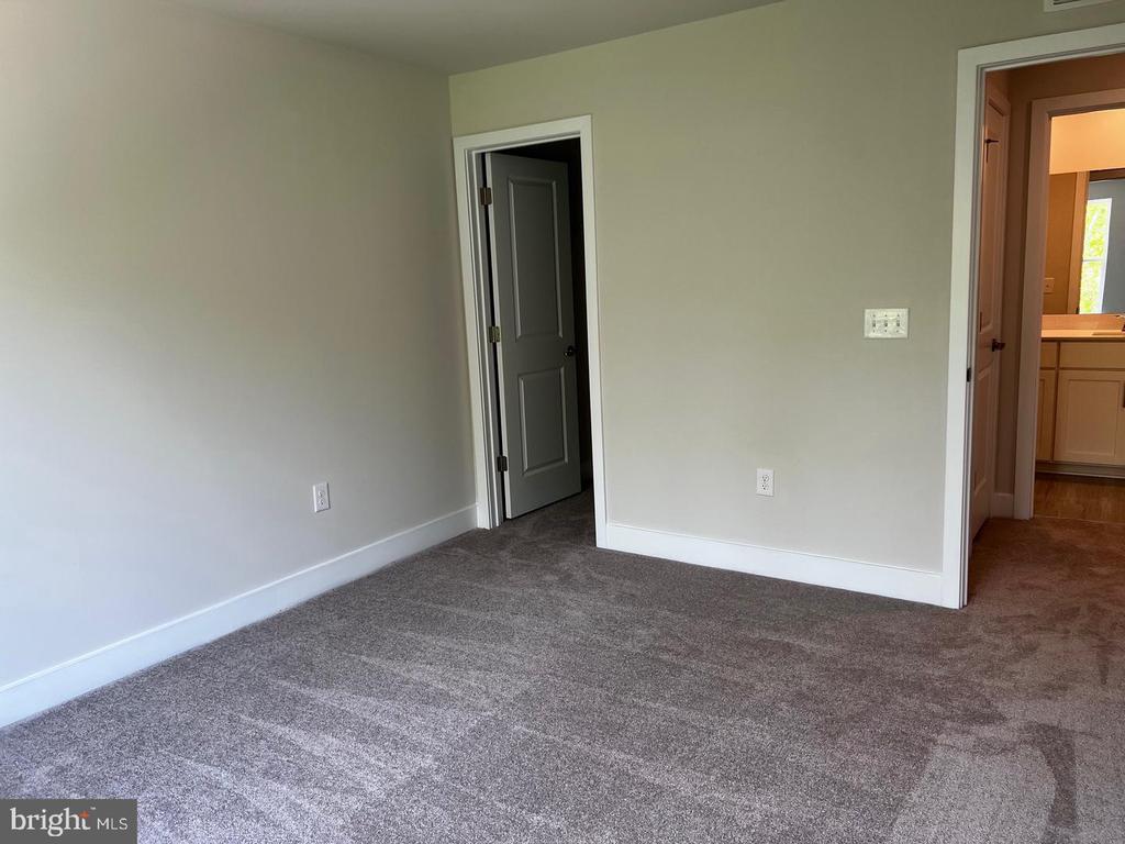 327 FOUNDRY