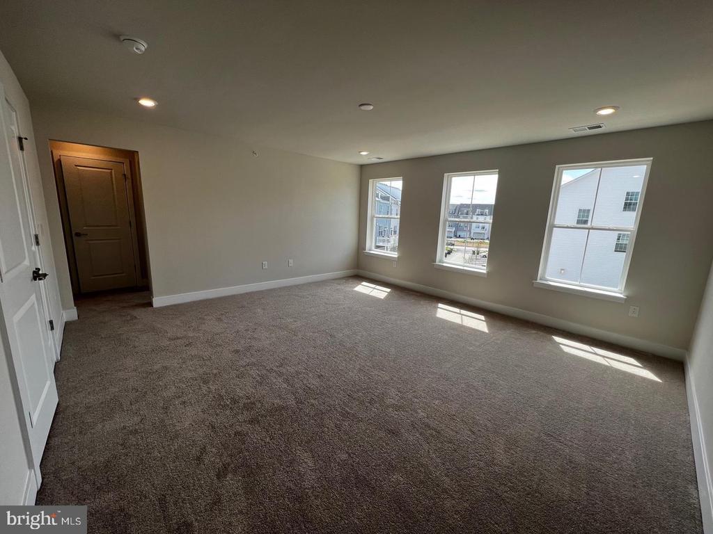 327 FOUNDRY