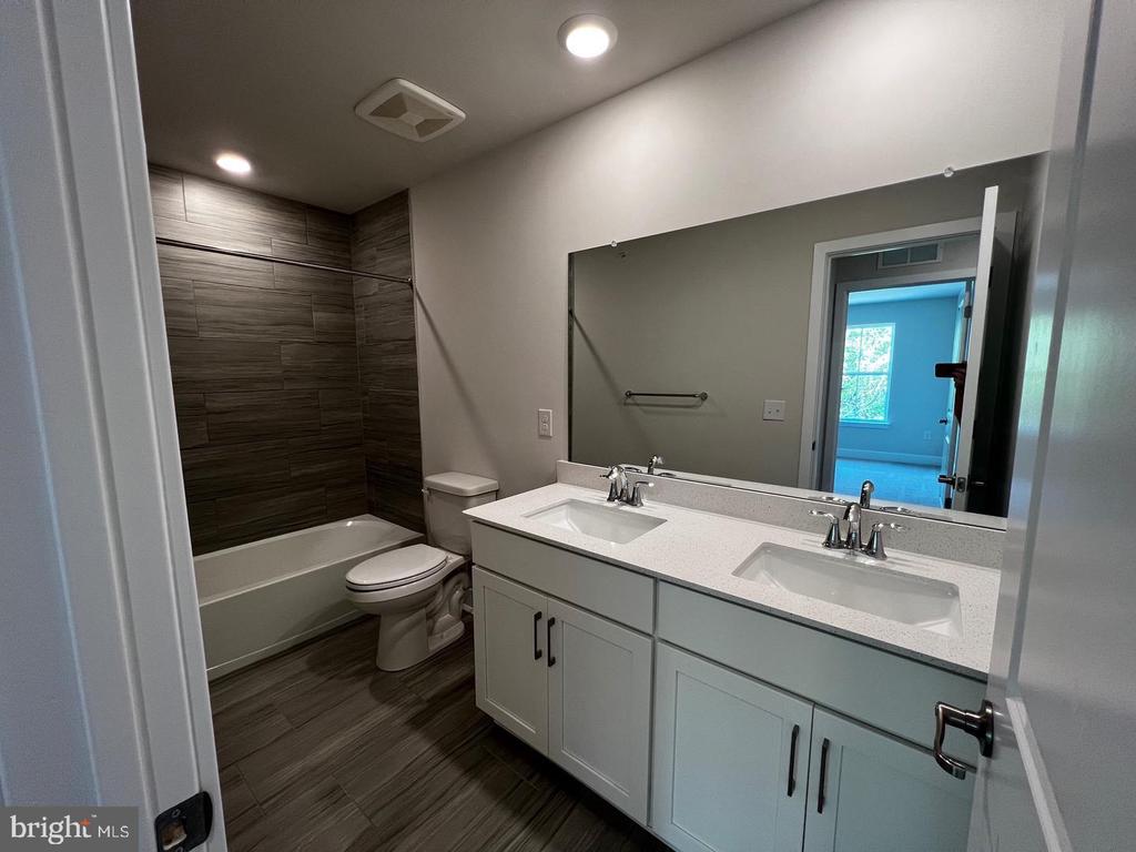 327 FOUNDRY