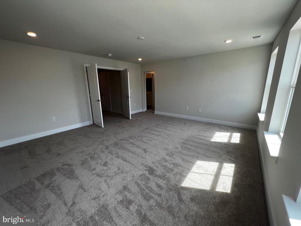 327 FOUNDRY