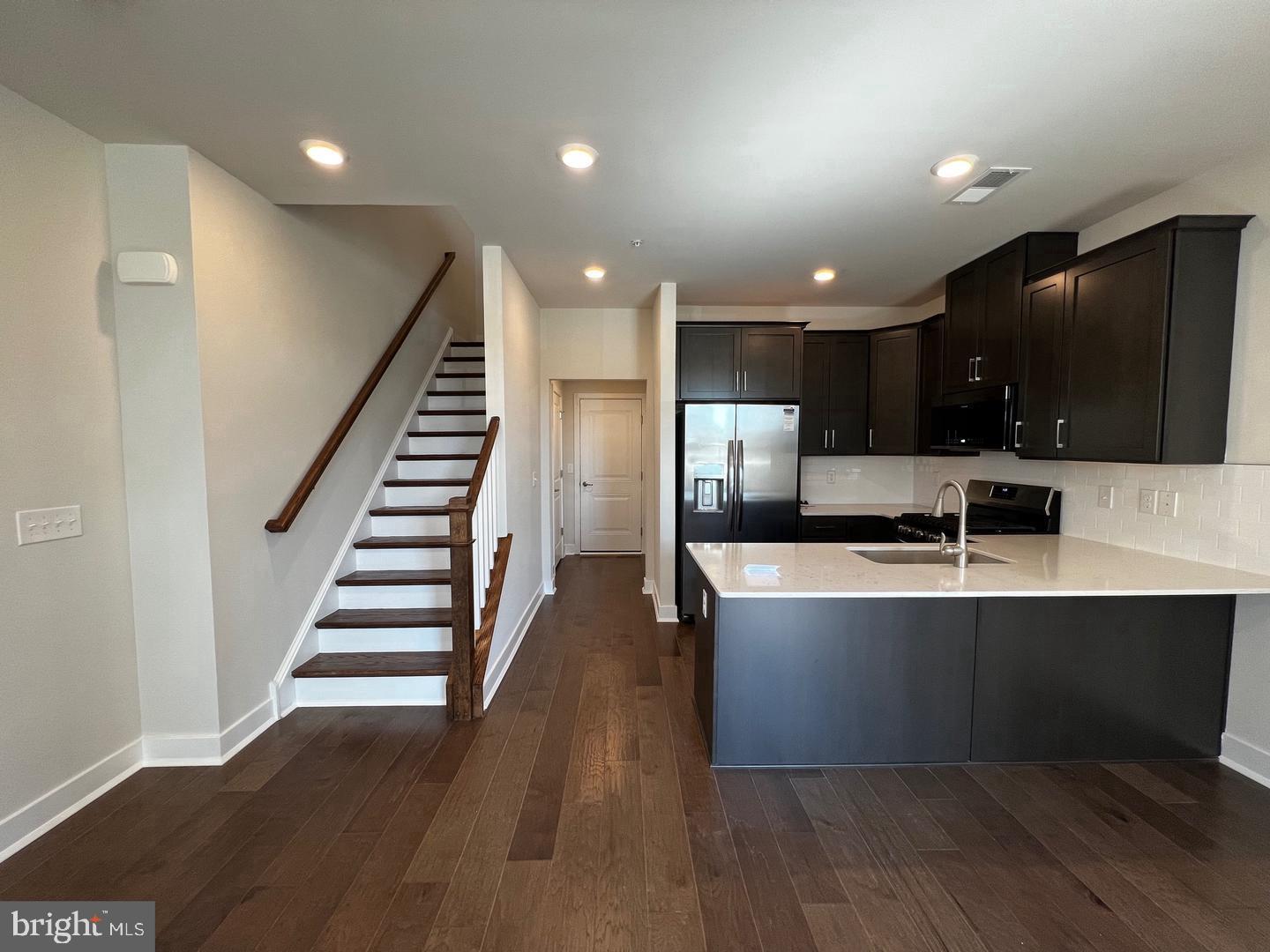 377 FOUNDRY ST.