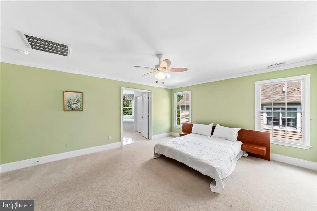 609 WINSTON LANE