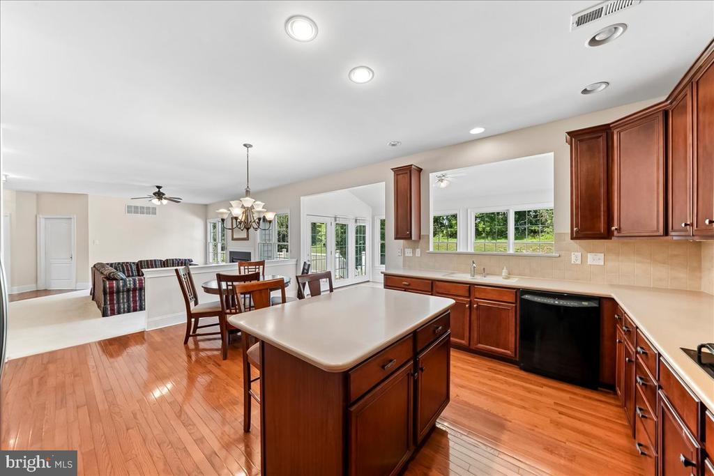 609 WINSTON LANE