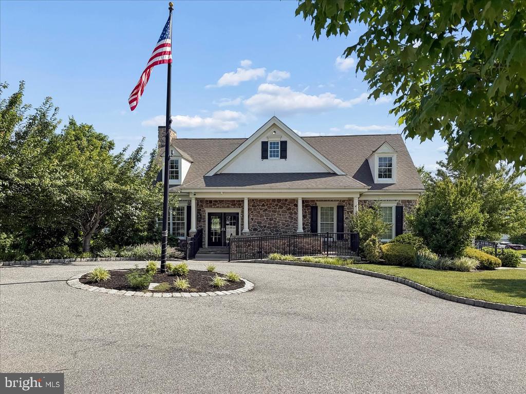 609 WINSTON LANE