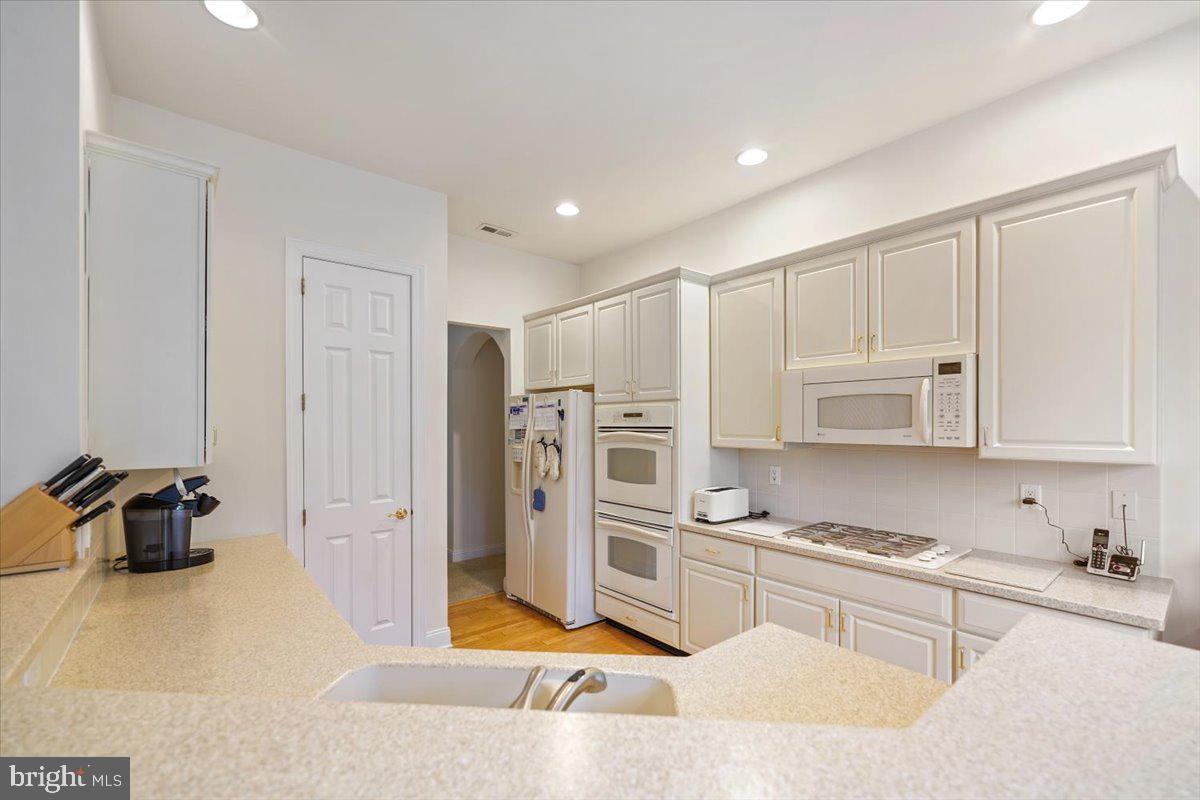 43 Cassin Hill Rd