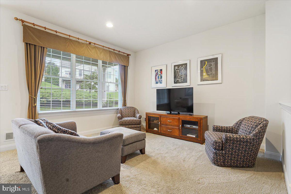 43 Cassin Hill Rd