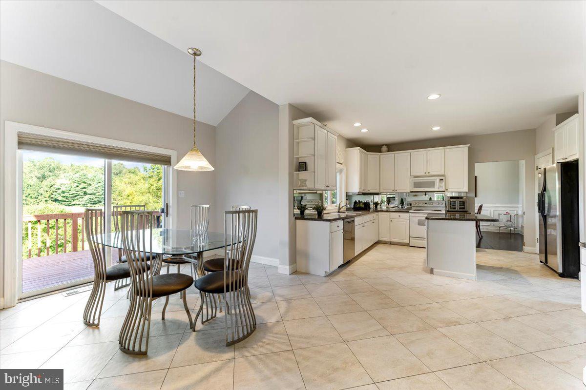 10 William Charles Dr