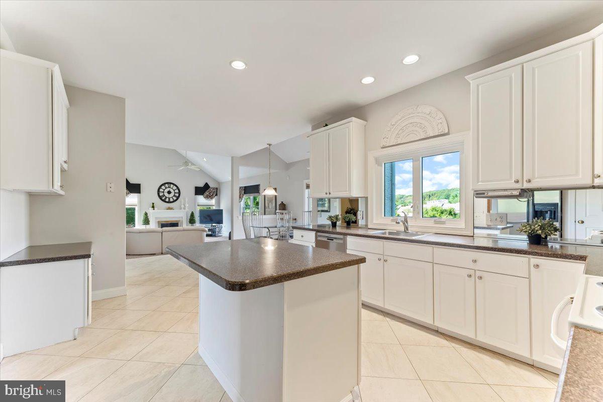 10 William Charles Dr