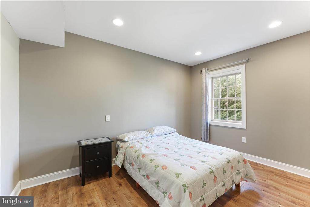 8 Poplar Road