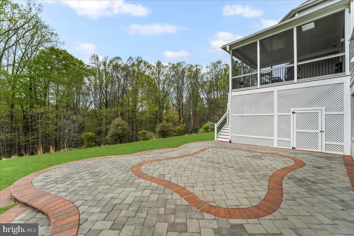 15 Evergreen Pl