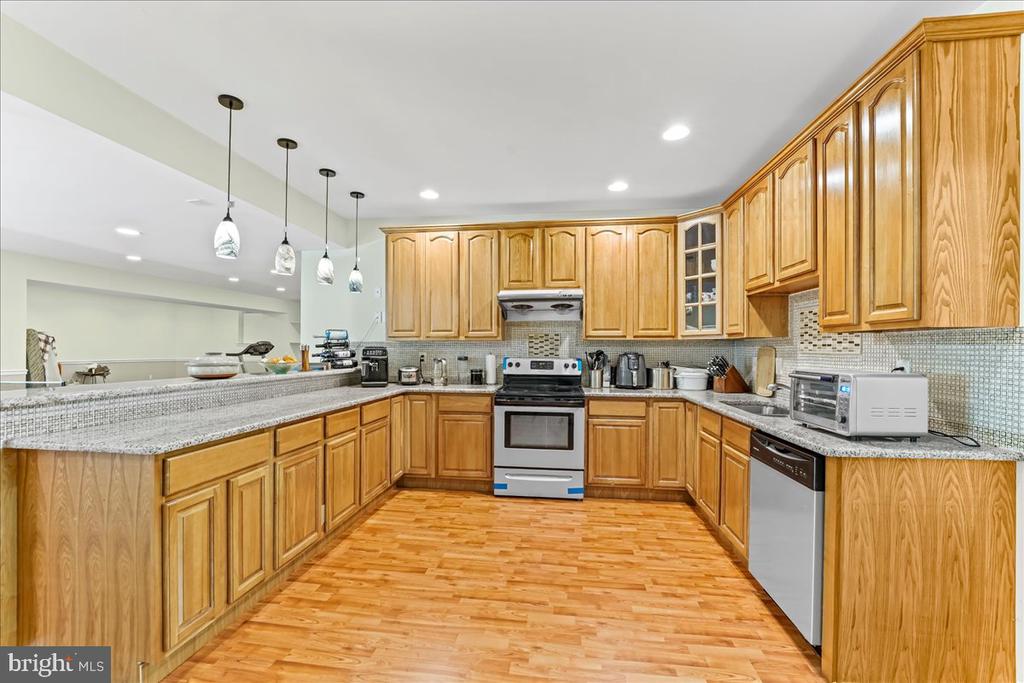15 Evergreen Pl