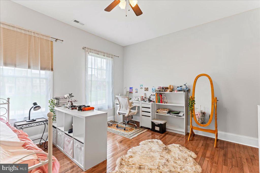 15 Evergreen Pl