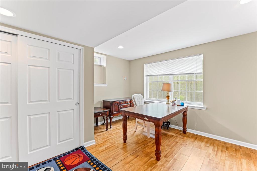 15 Evergreen Pl