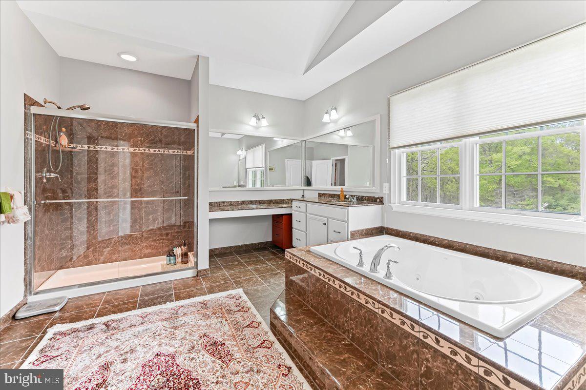 15 Evergreen Pl