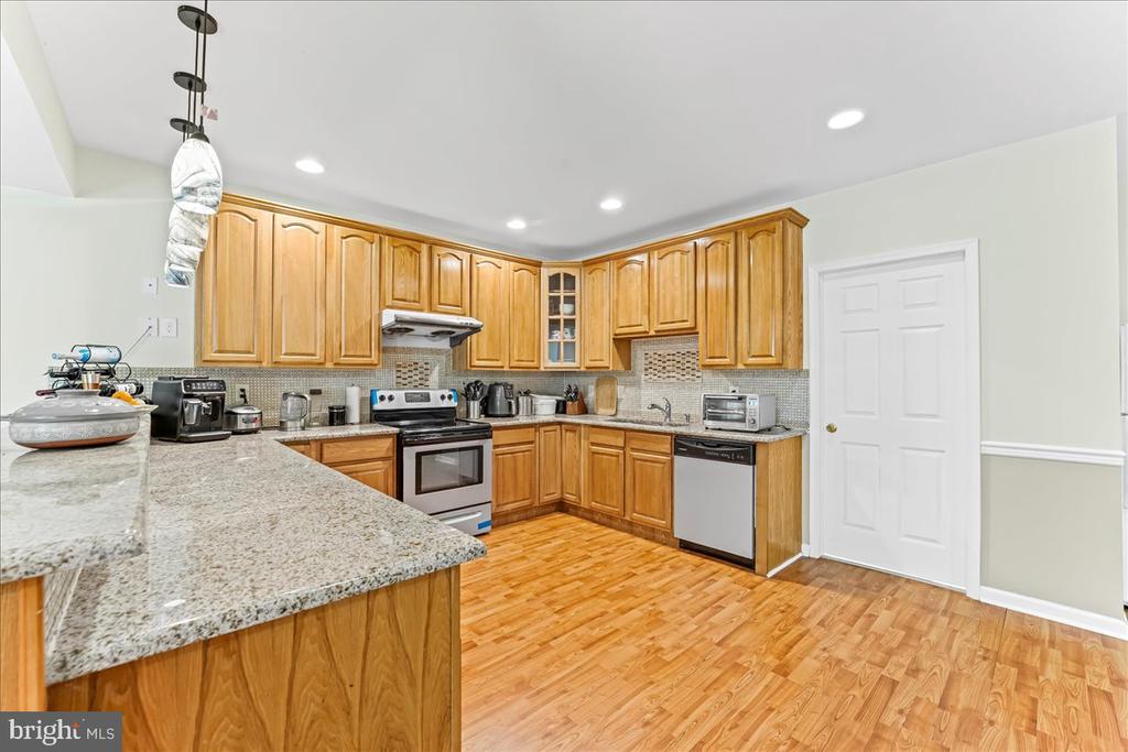 15 Evergreen Pl