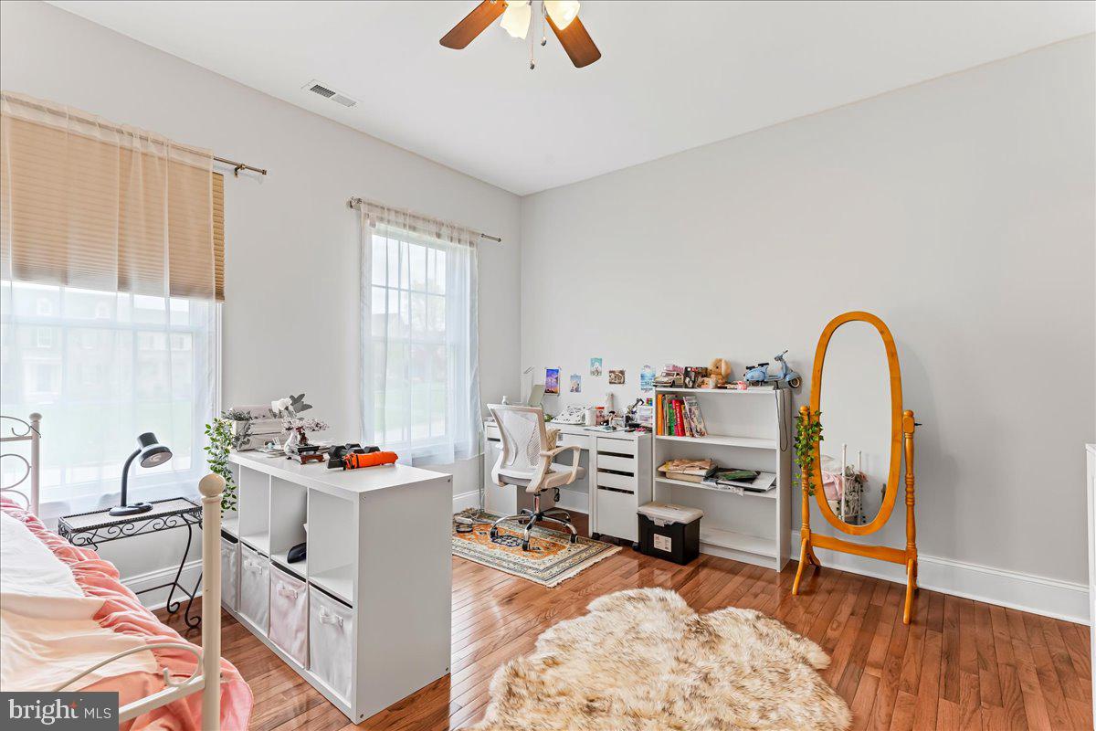 15 Evergreen Pl