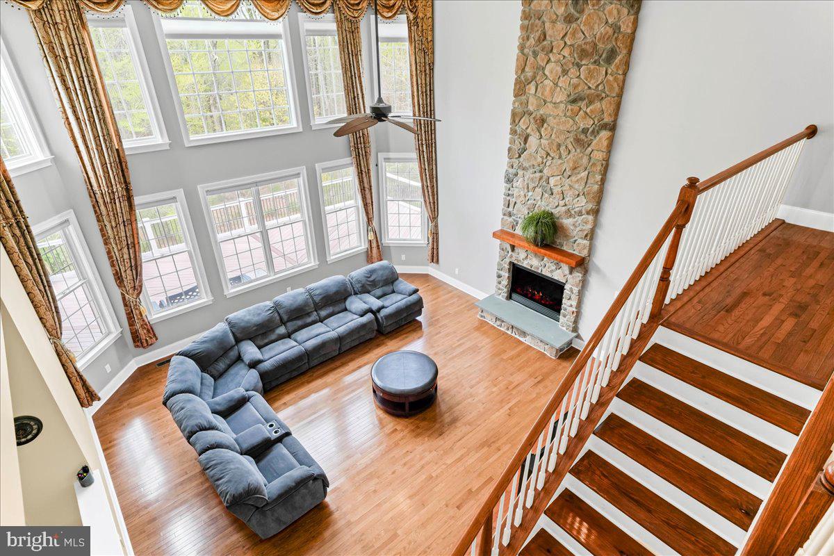 15 Evergreen Pl