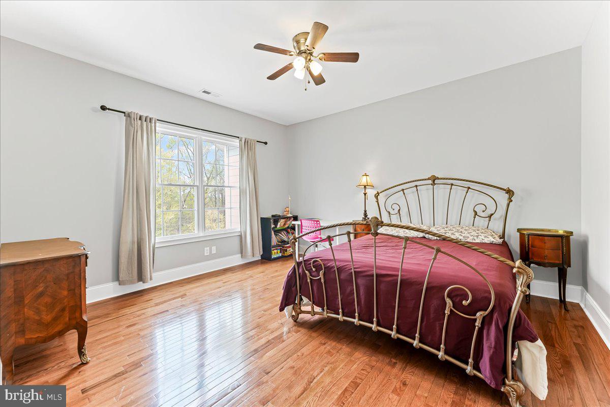 15 Evergreen Pl