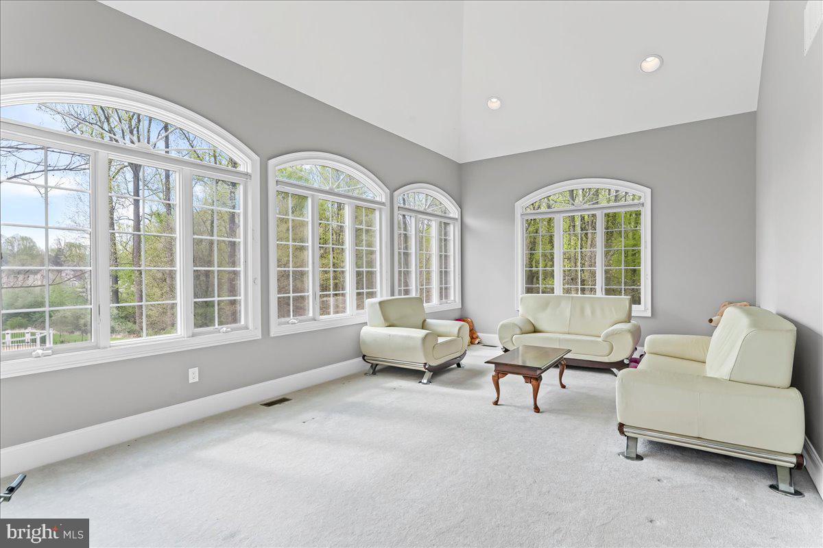 15 Evergreen Pl