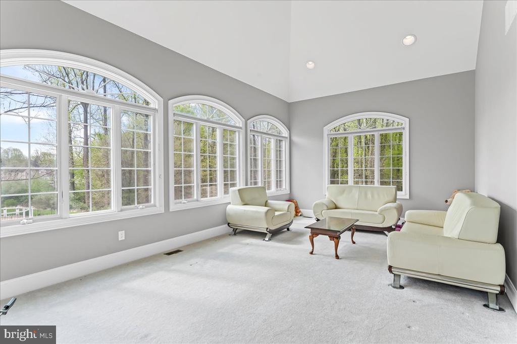 15 Evergreen Pl