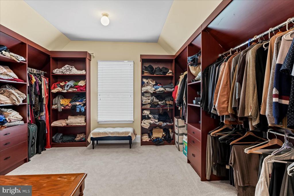 15 Evergreen Pl