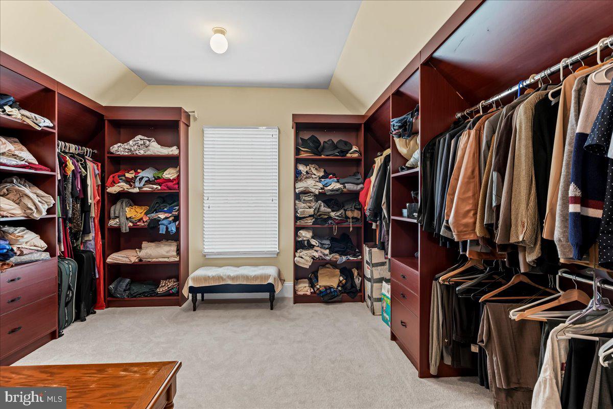 15 Evergreen Pl