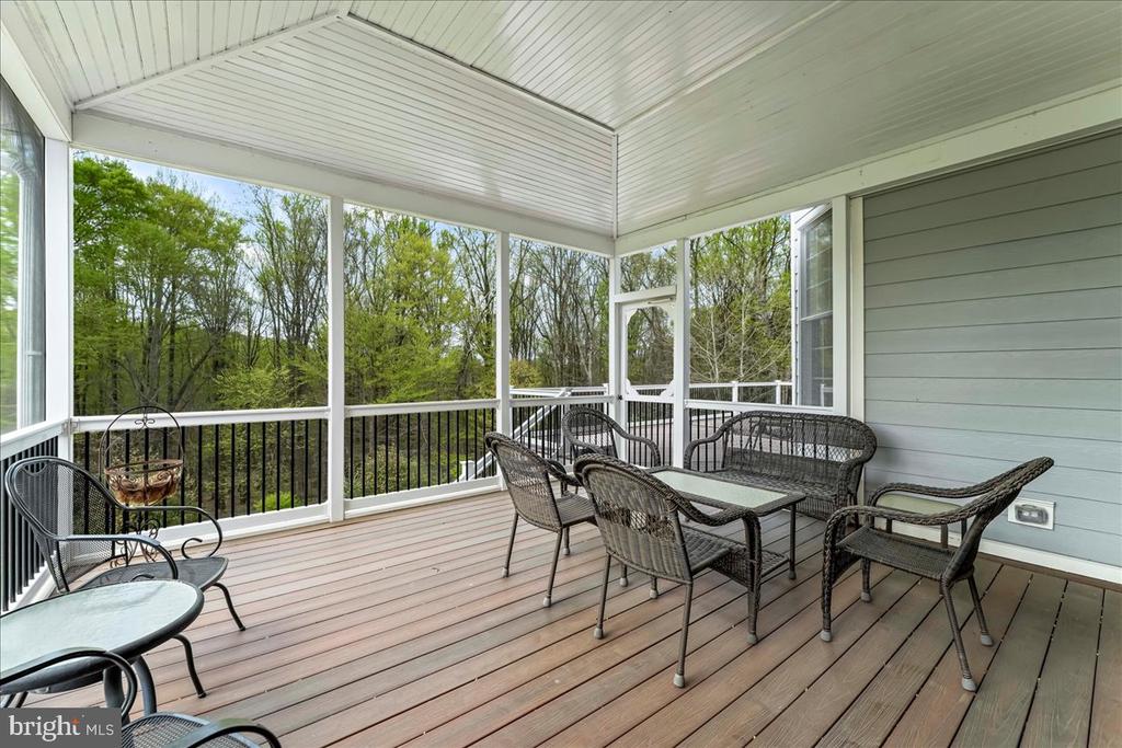 15 Evergreen Pl