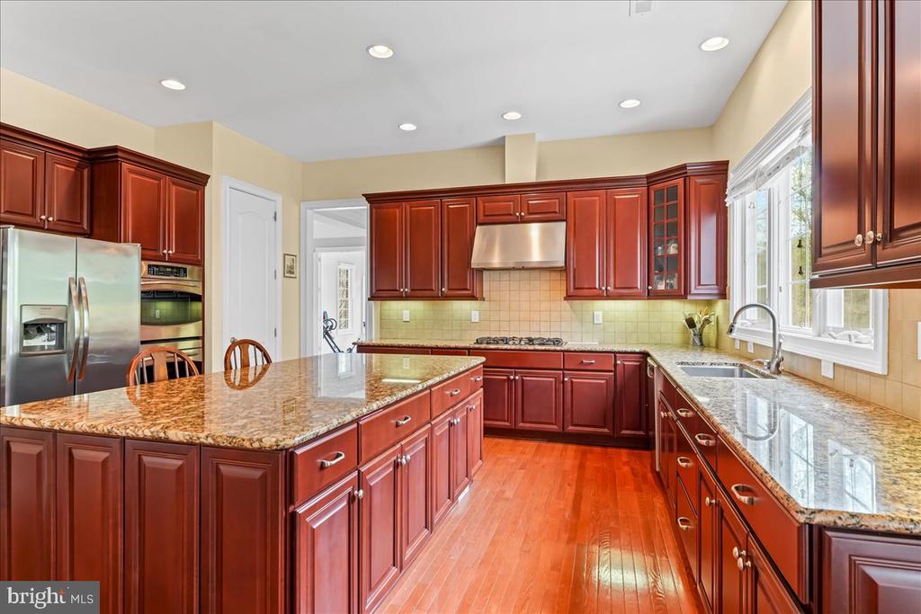15 Evergreen Pl