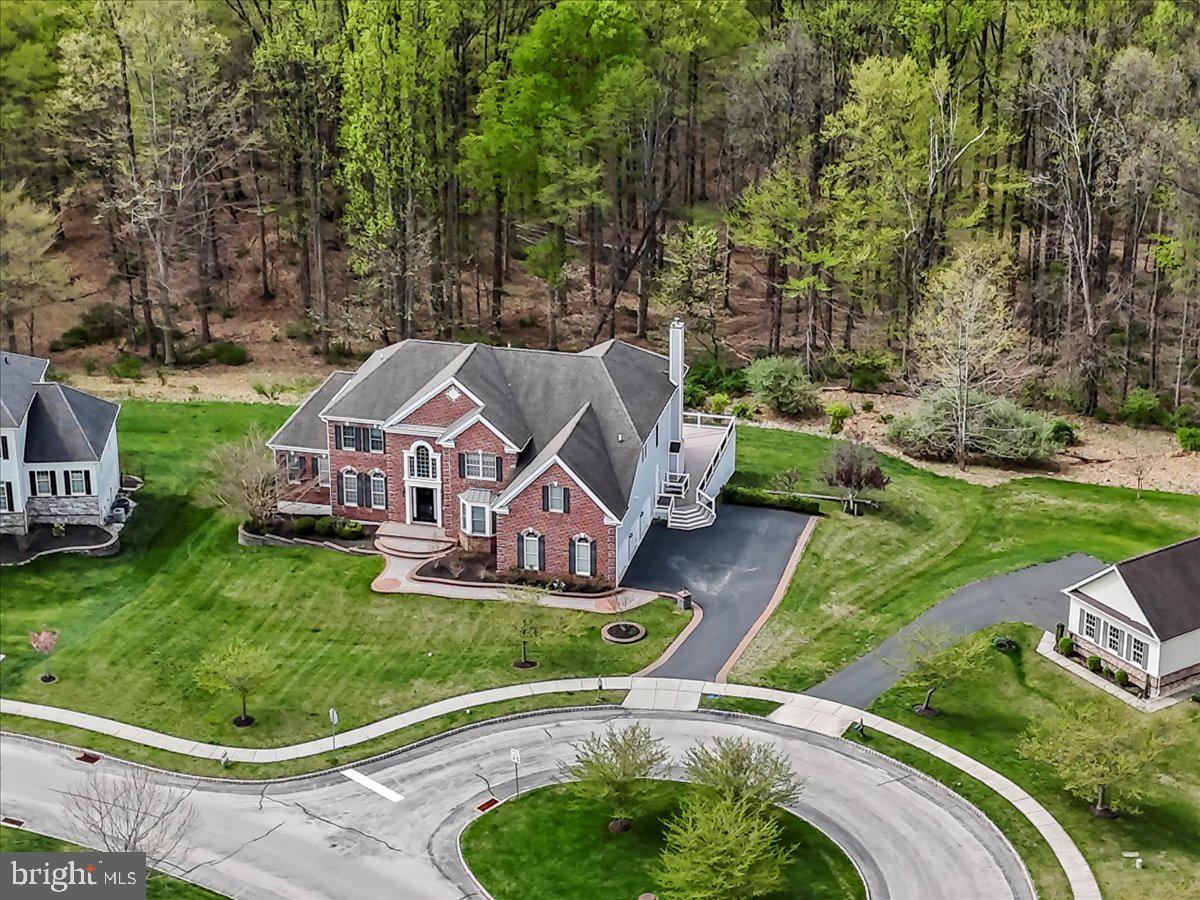15 Evergreen Pl