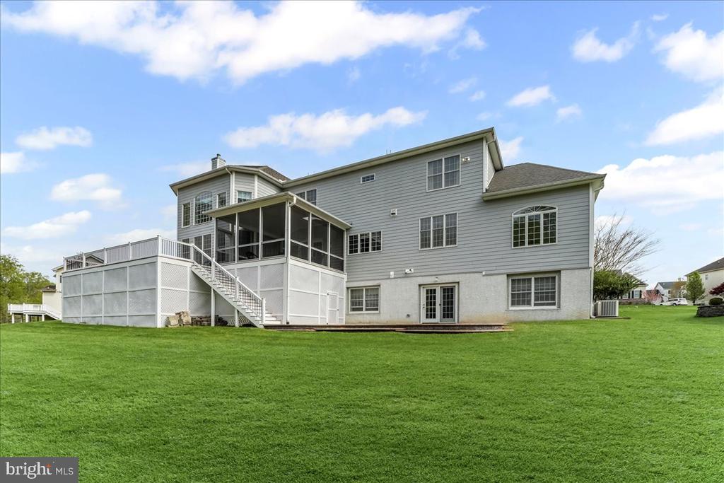 15 Evergreen Pl