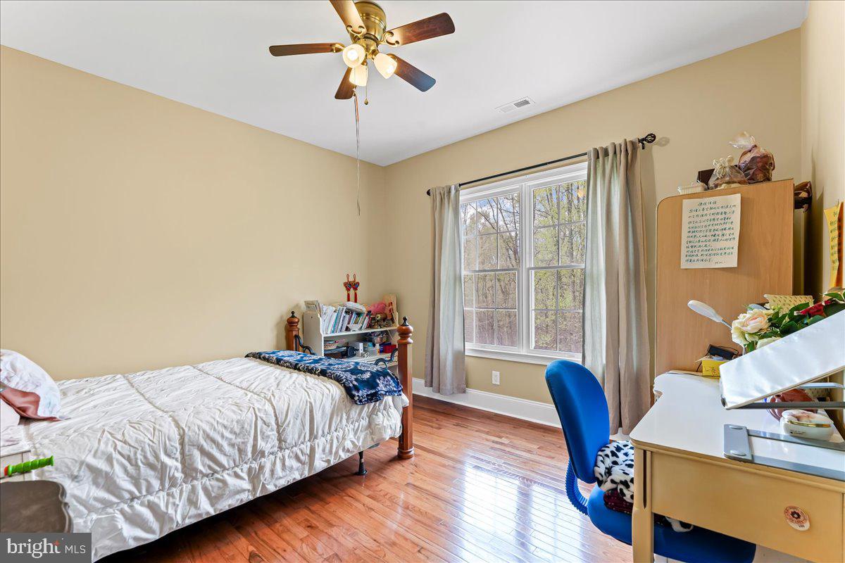 15 Evergreen Pl