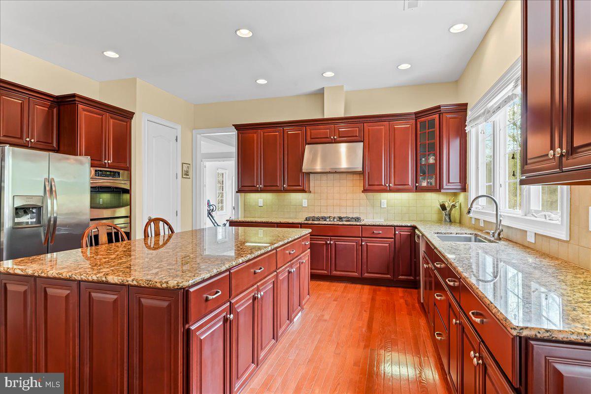 15 Evergreen Pl