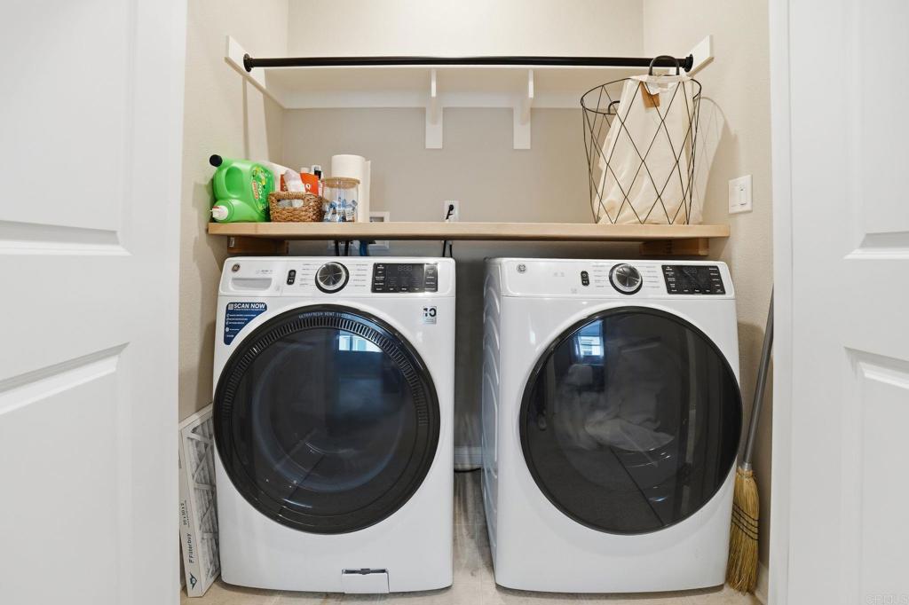 2042 Bluestone Circle