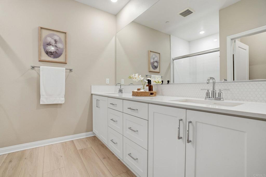 2042 Bluestone Circle