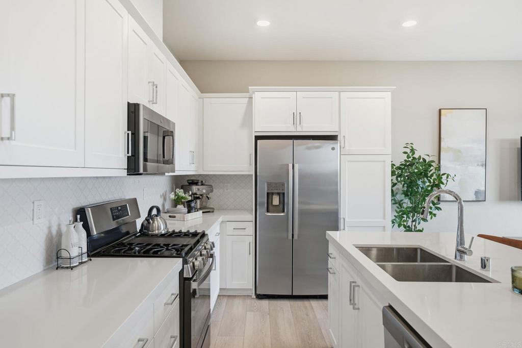 2042 Bluestone Circle