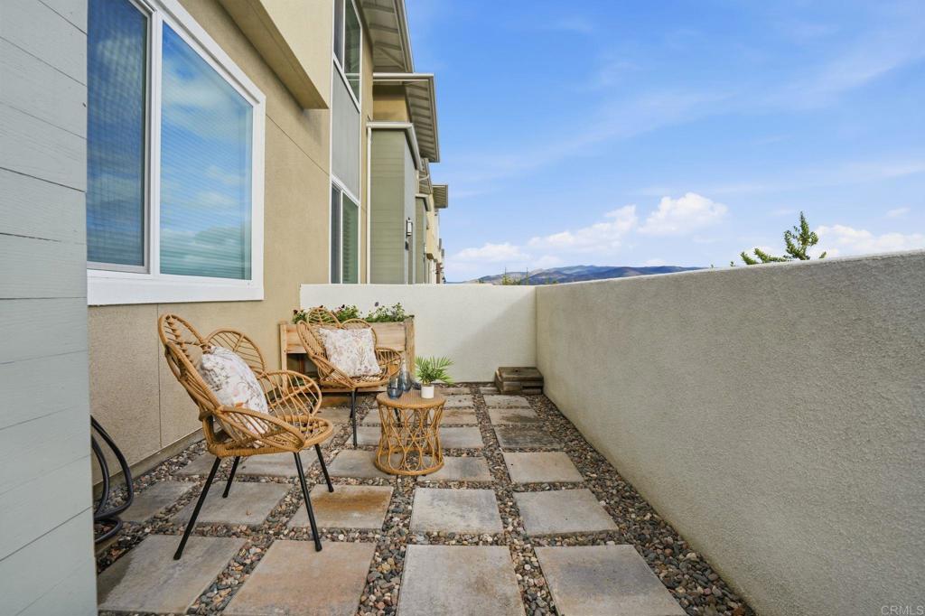 2042 Bluestone Circle