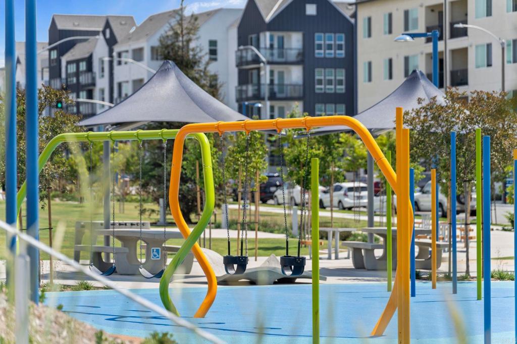 2042 Bluestone Circle