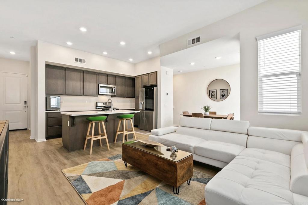 2015 Mindoro Lane 2