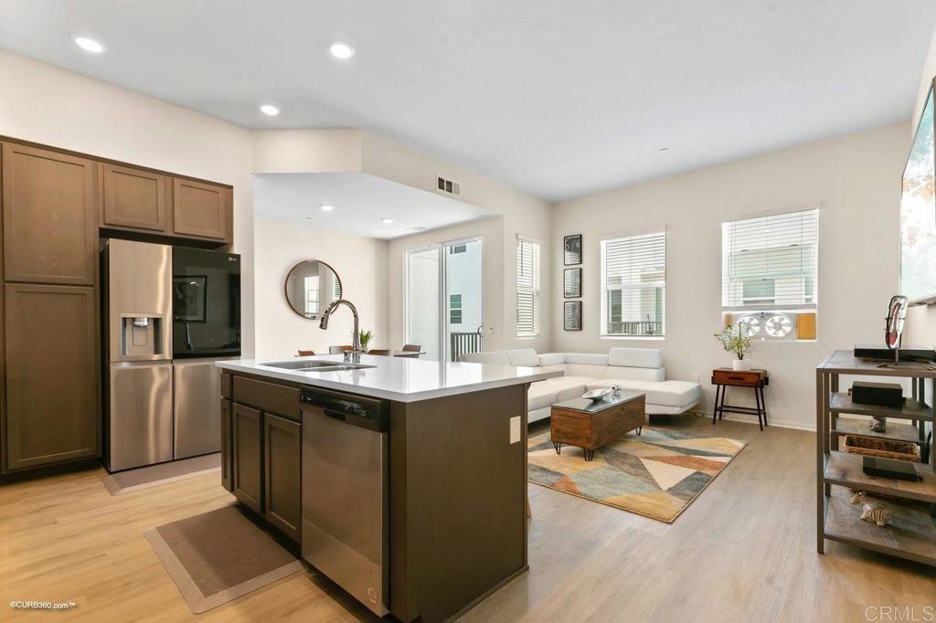 2015 Mindoro Lane 2