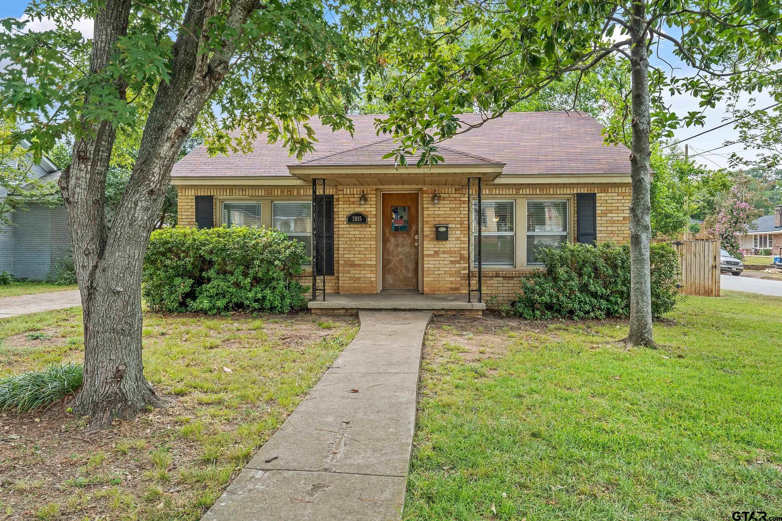 2015 S Sneed Ave
