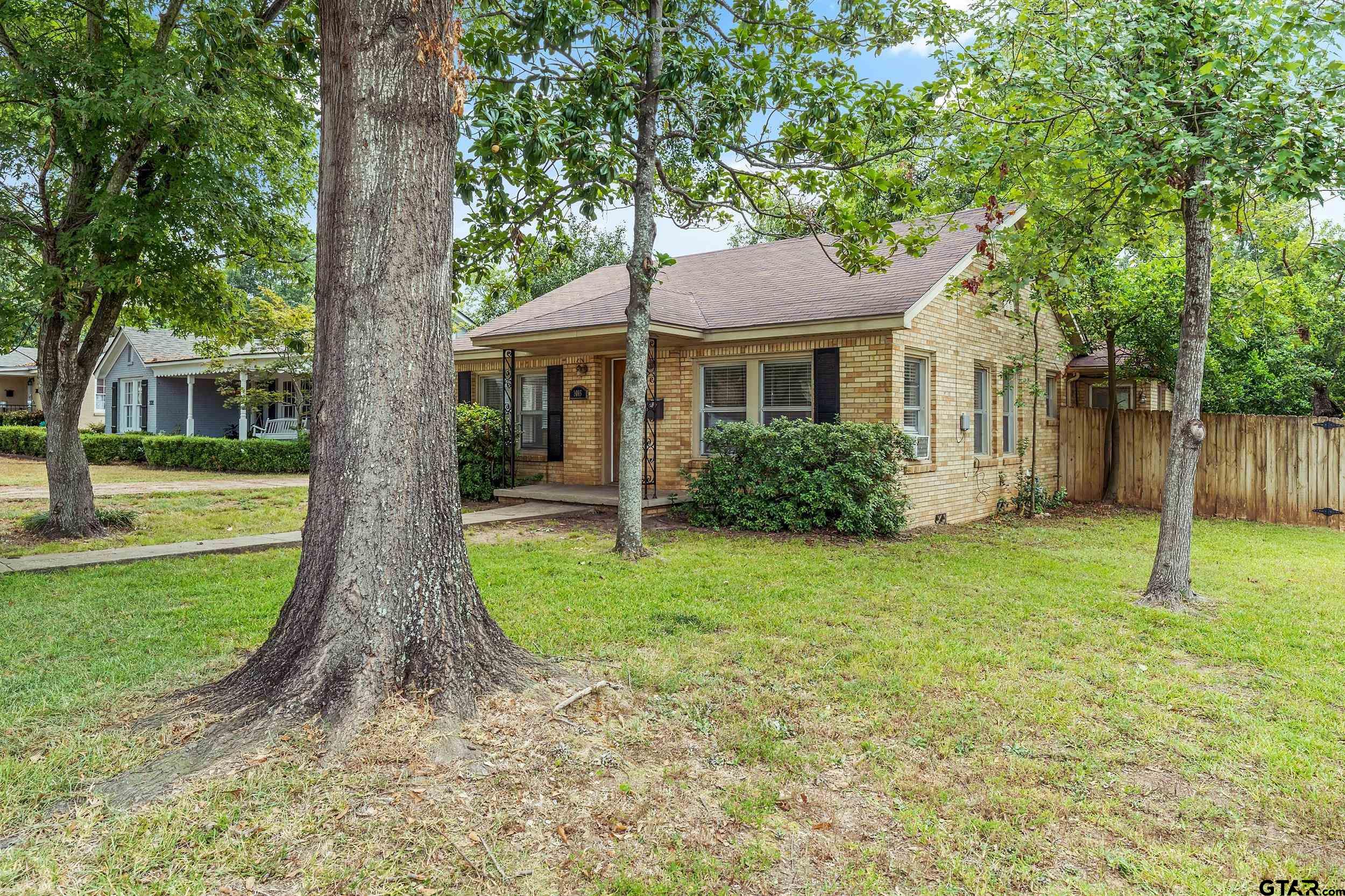2015 S Sneed Ave