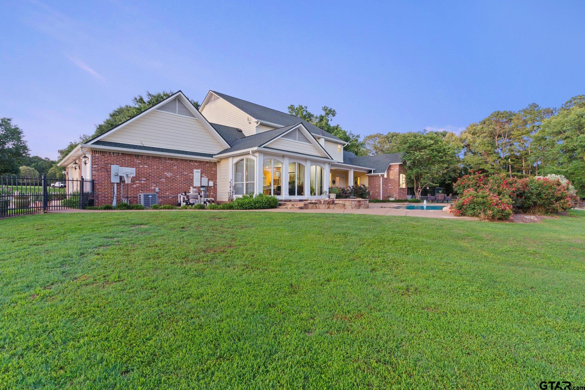 1852 Northridge Rd