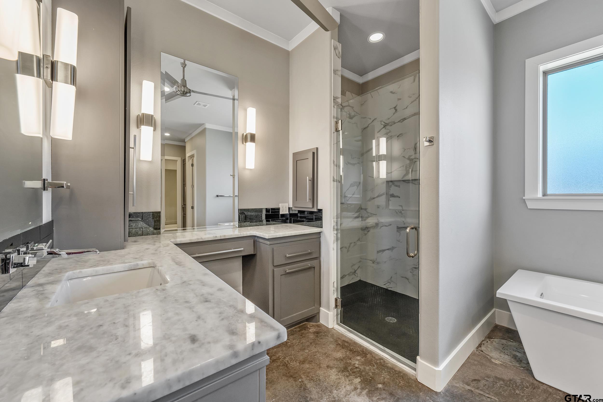 1569 Cooks Crossing
