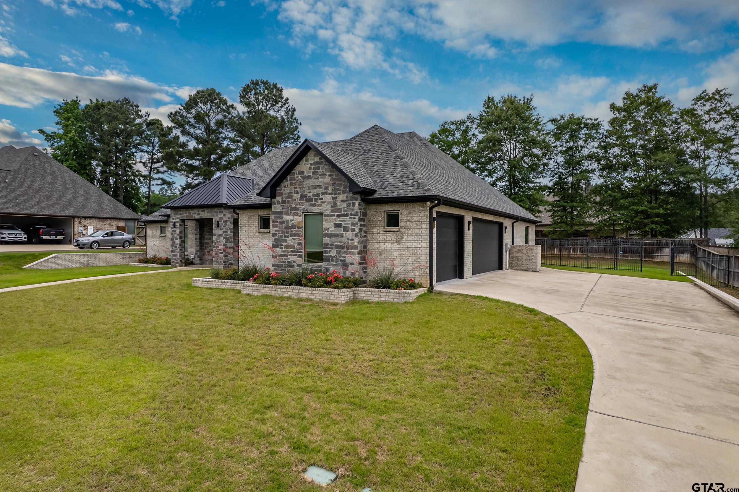 1569 Cooks Crossing
