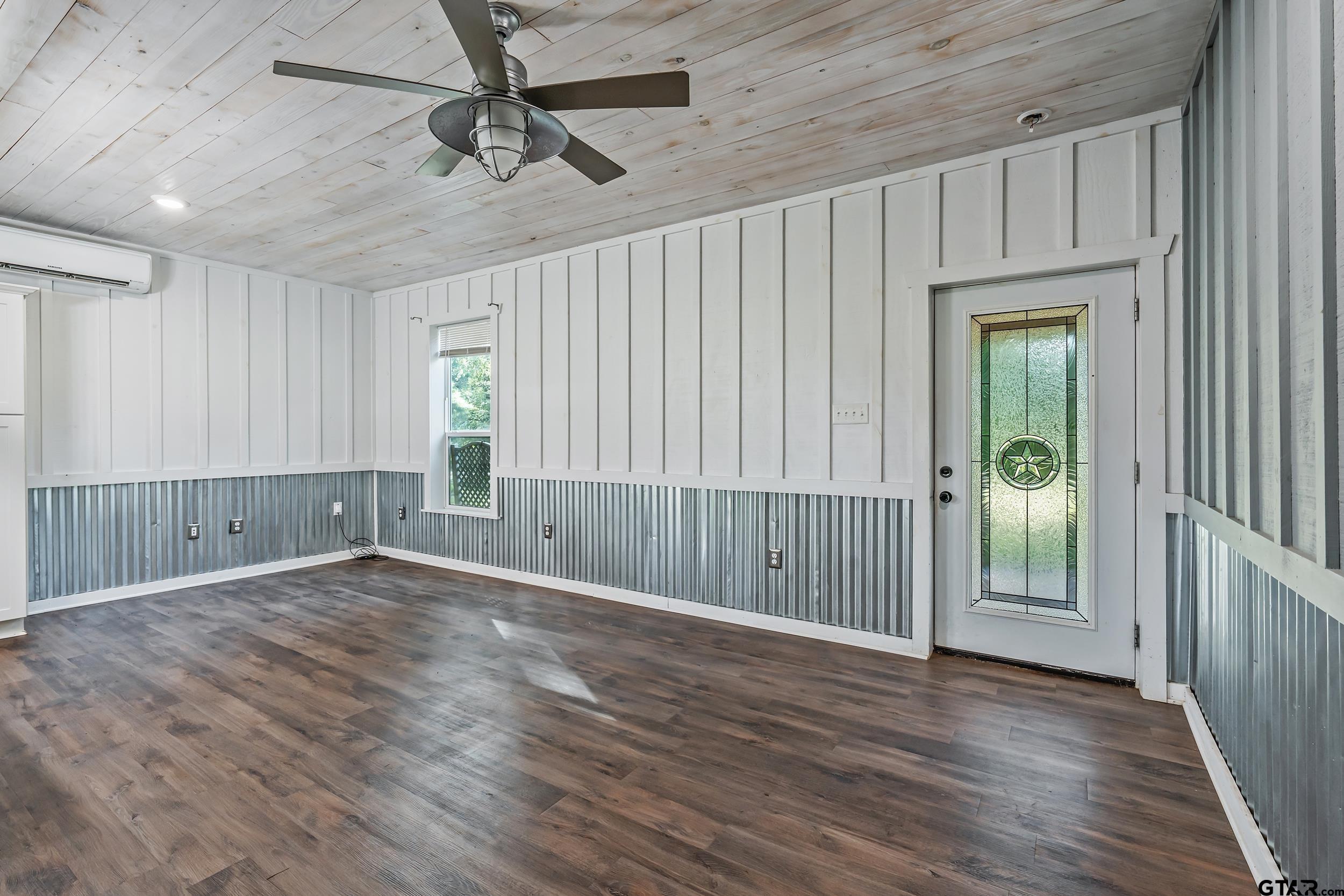 10745 State Hwy 135 N