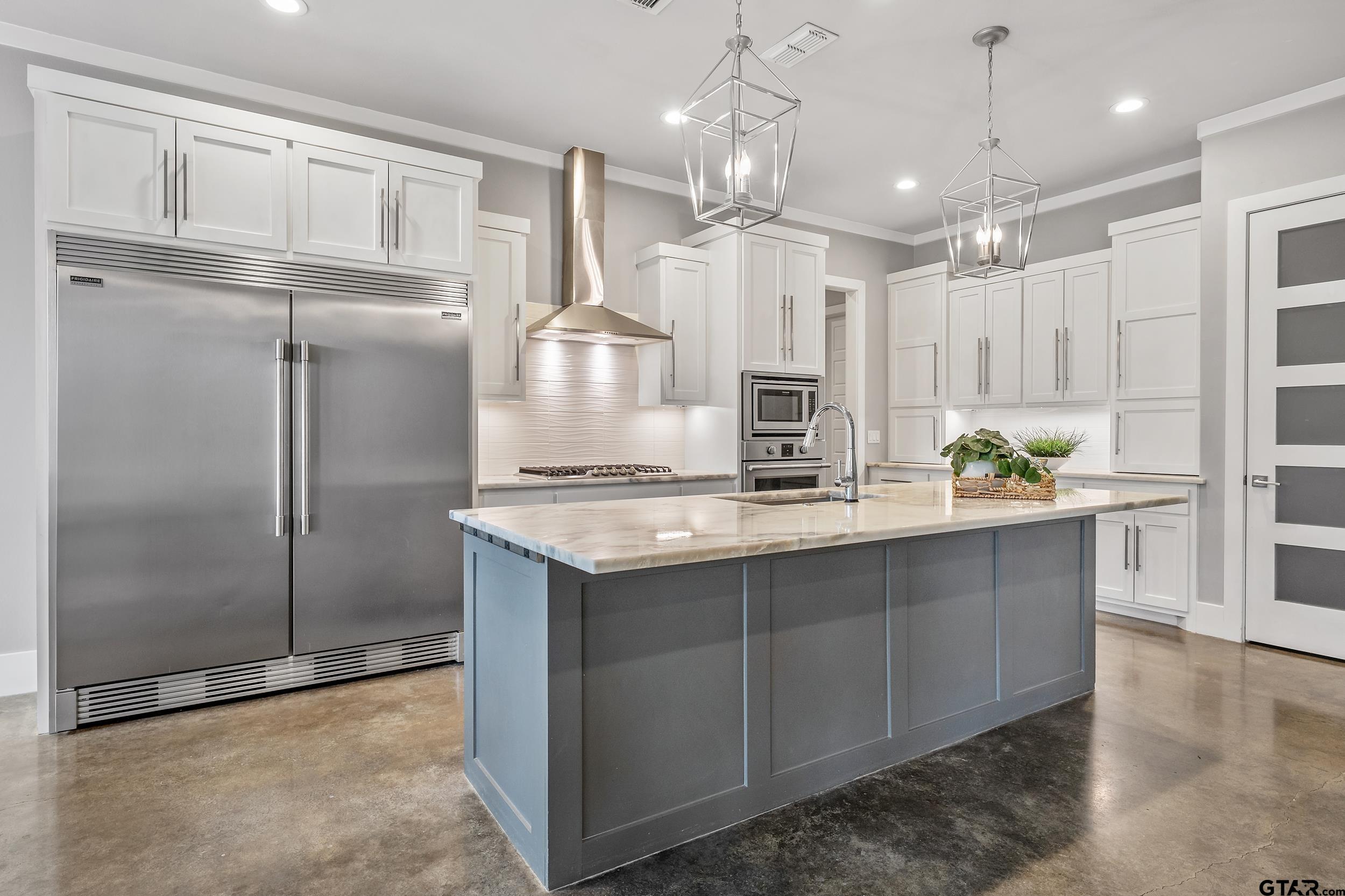 1569 Cooks Crossing