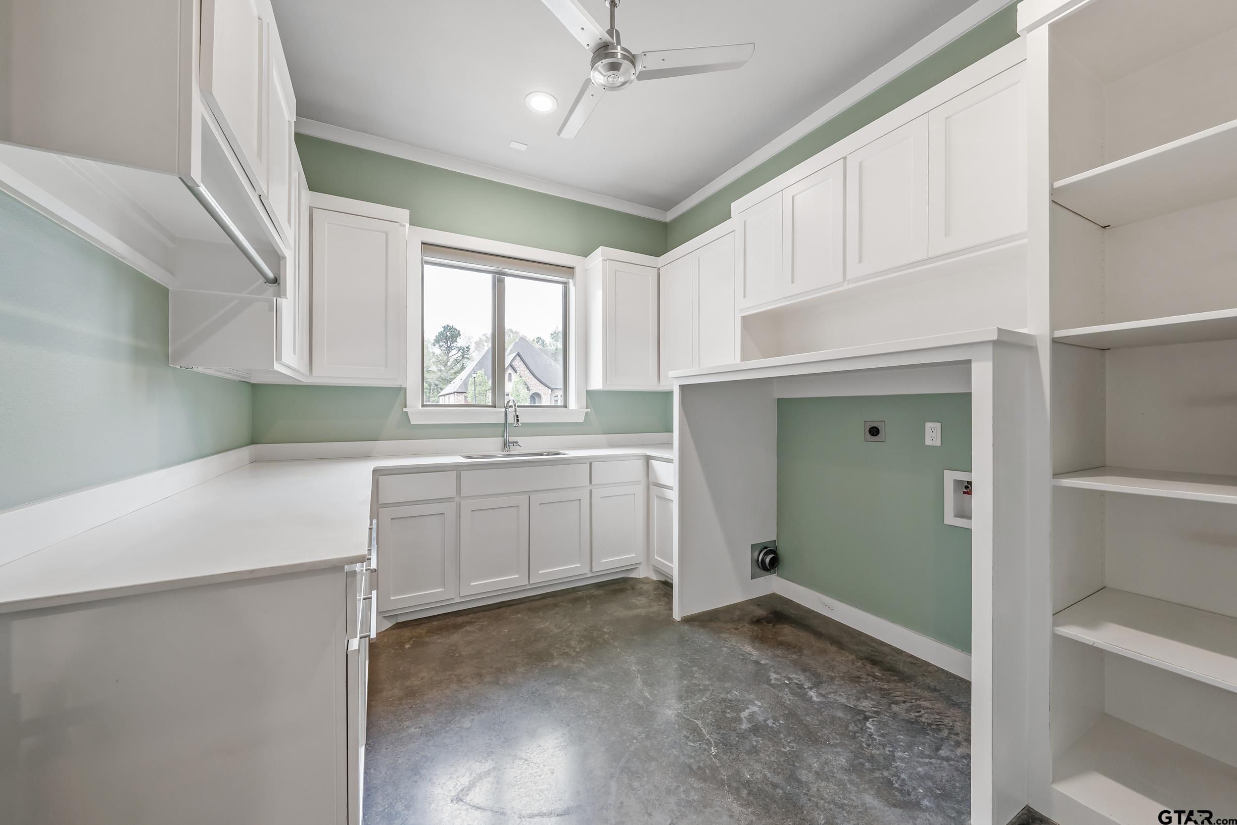 1569 Cooks Crossing